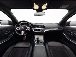 BMW 330 bild 21