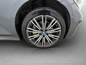 BMW 330 bild 30