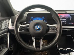 BMW iX2 bild 13