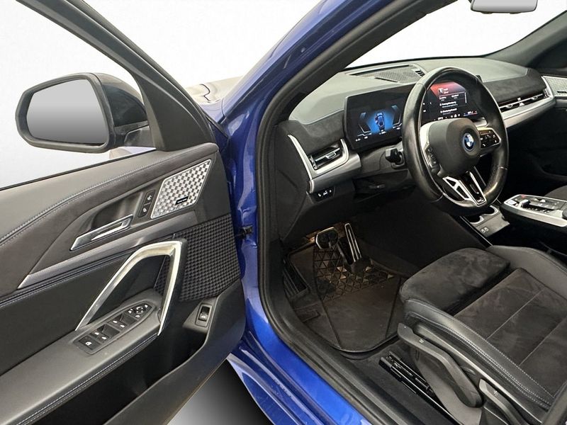 BMW iX2 bild 11
