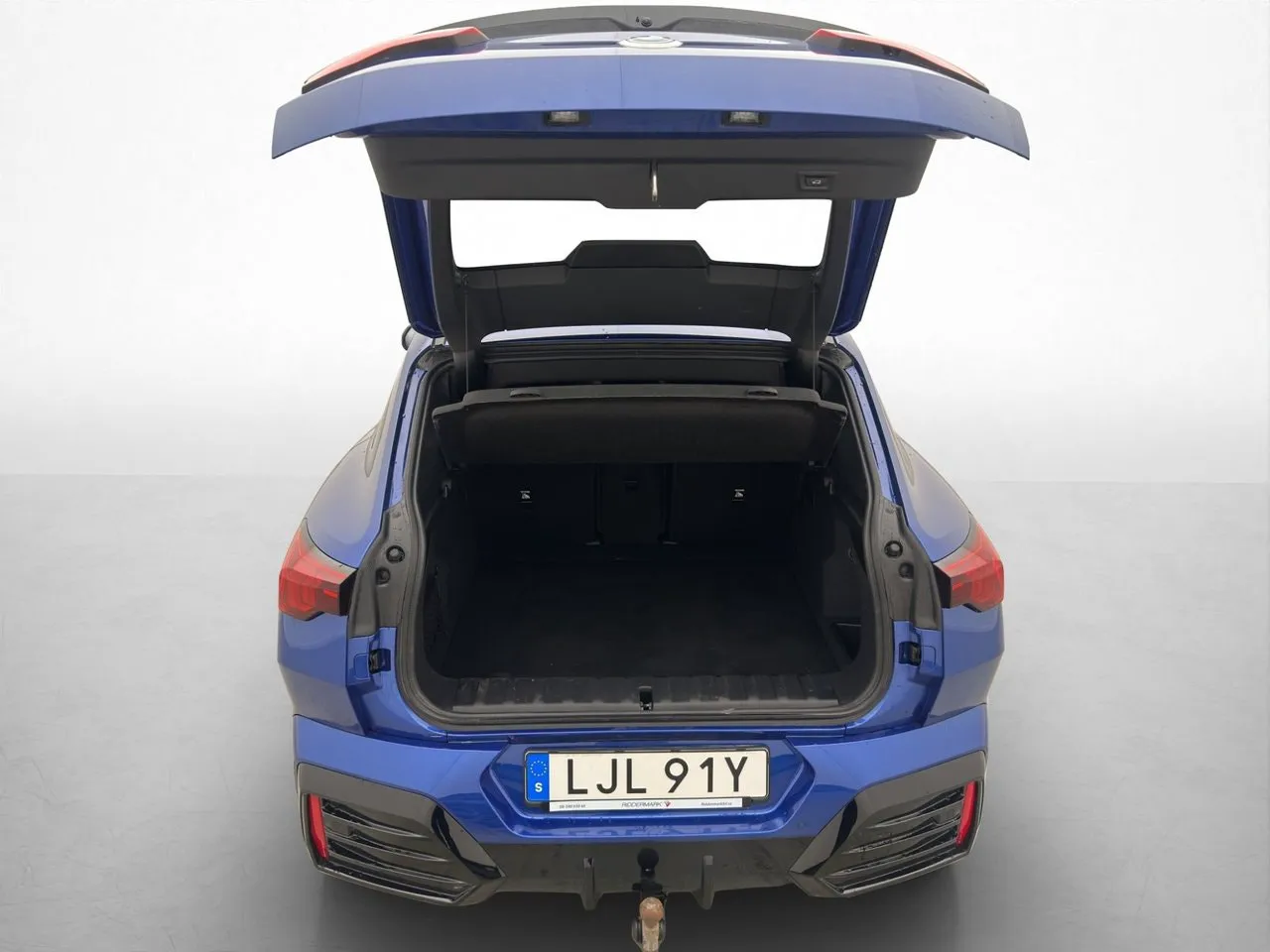 Vehicle image 30