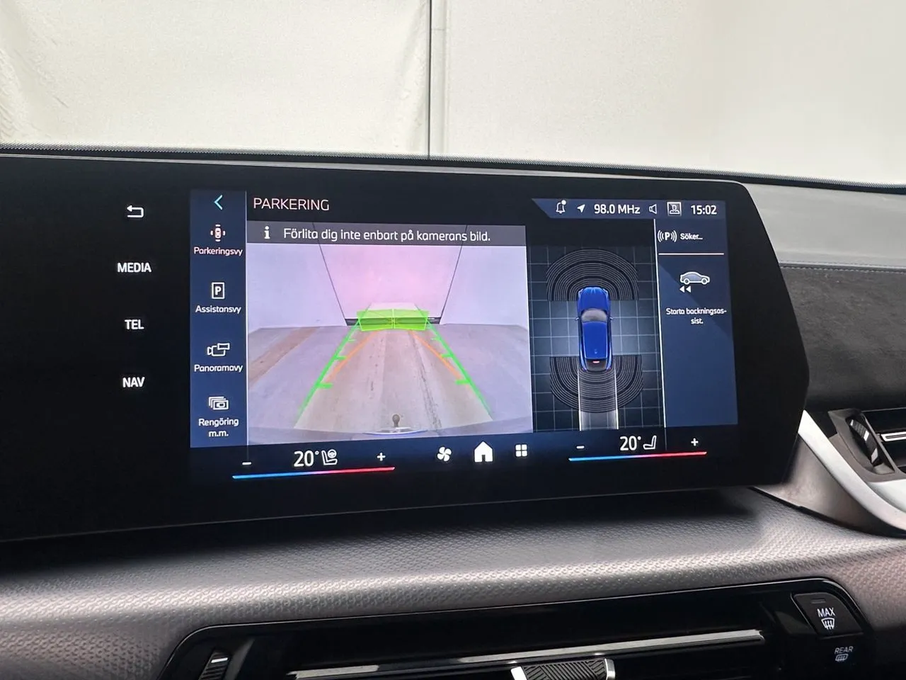 Vehicle image 18