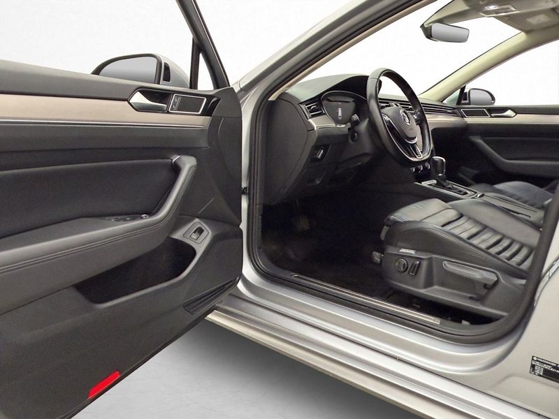 Volkswagen Passat bild 9