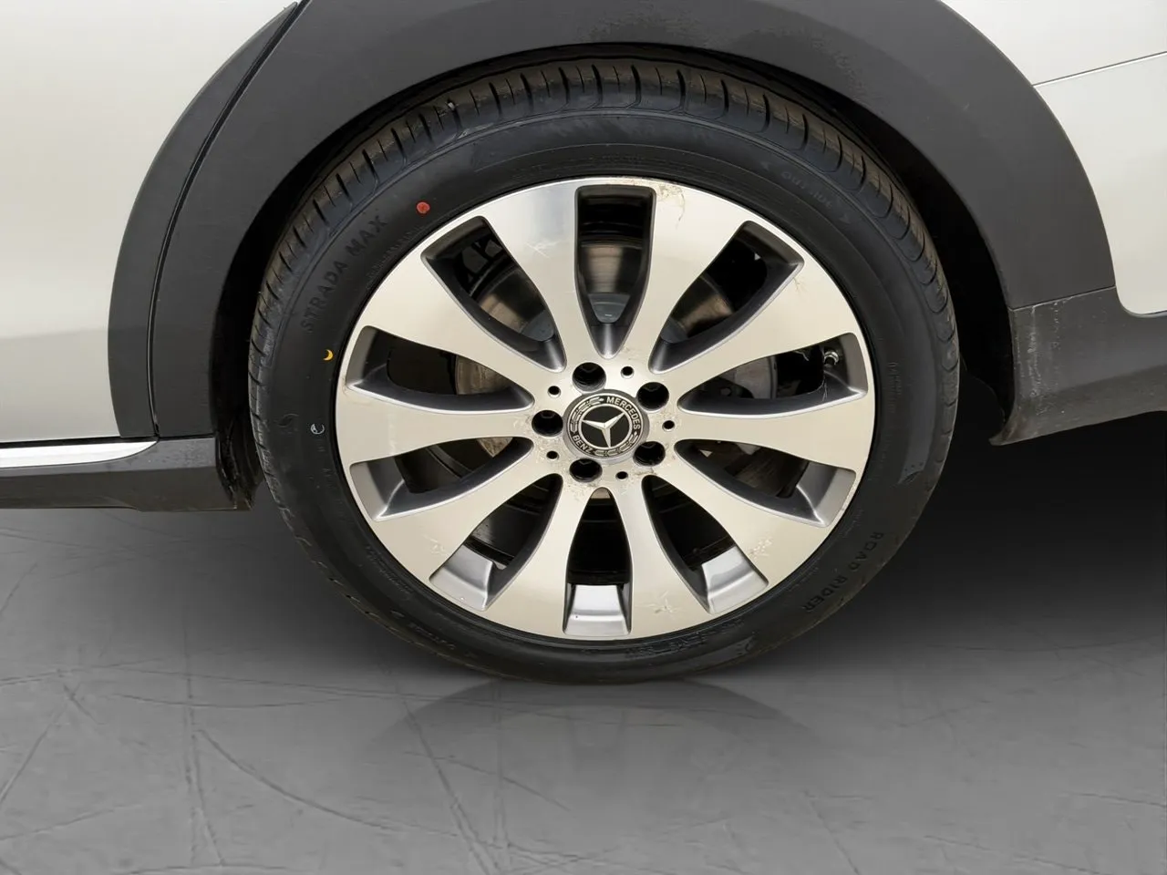 Vehicle image 35