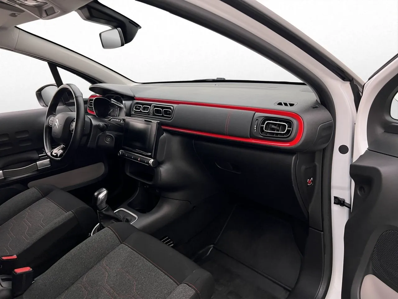 Vehicle image 19
