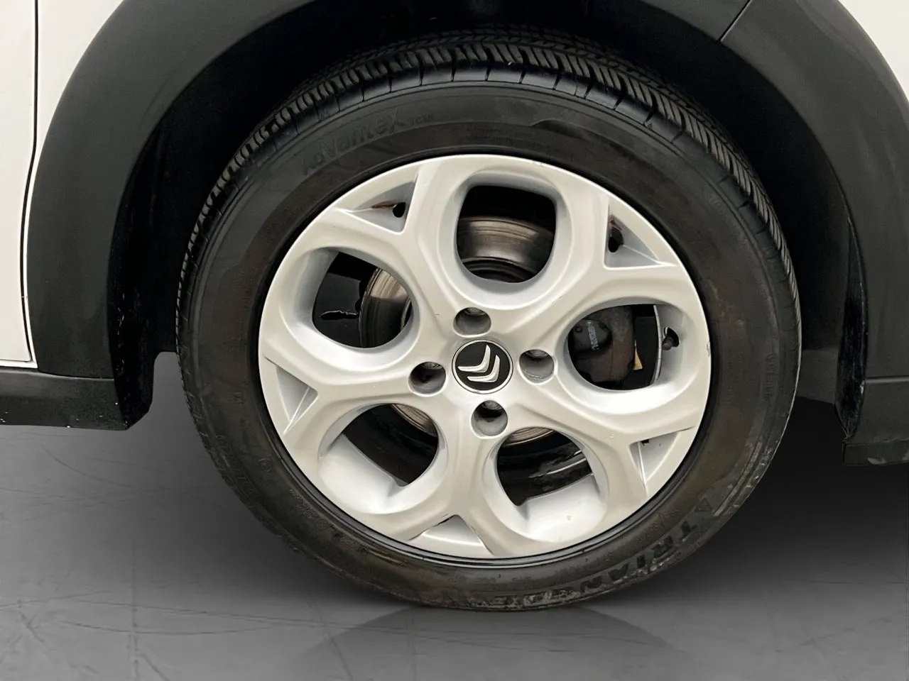 Vehicle image 22
