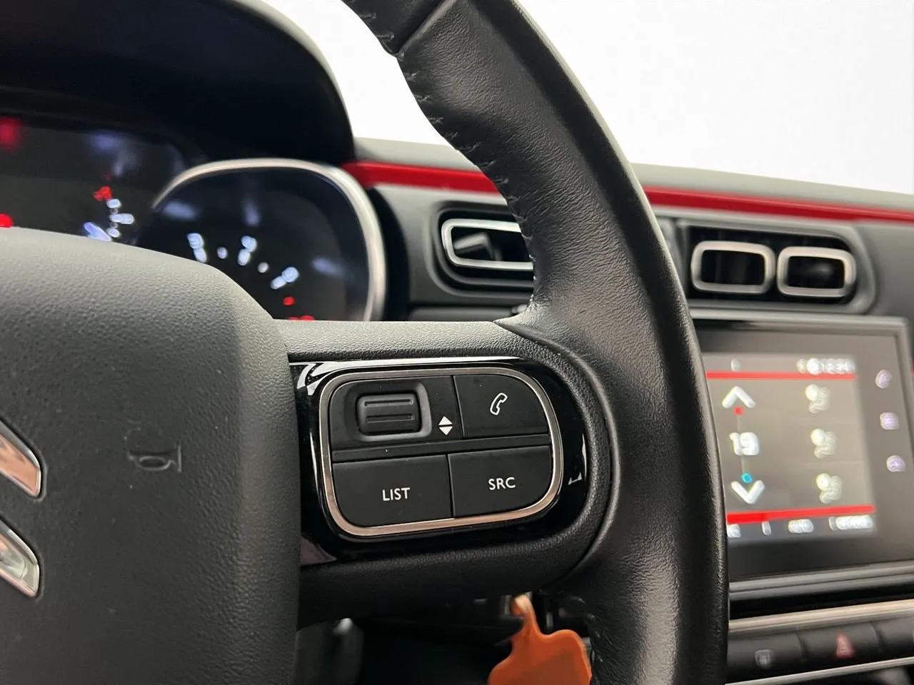 Vehicle image 14