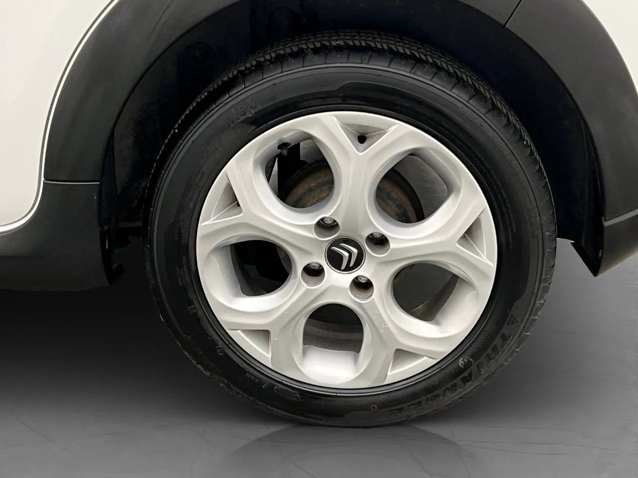 Vehicle image 24