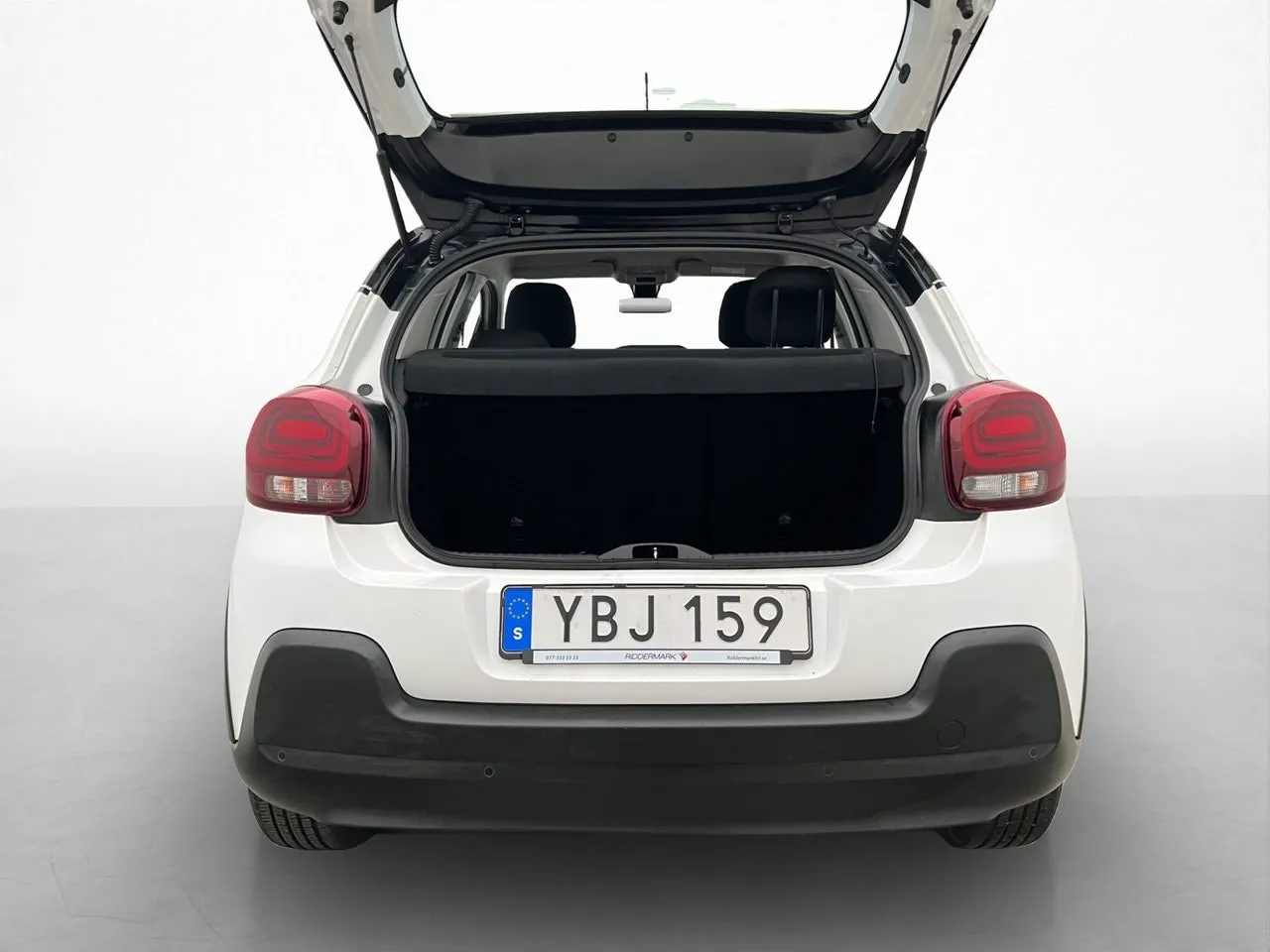 Vehicle image 21