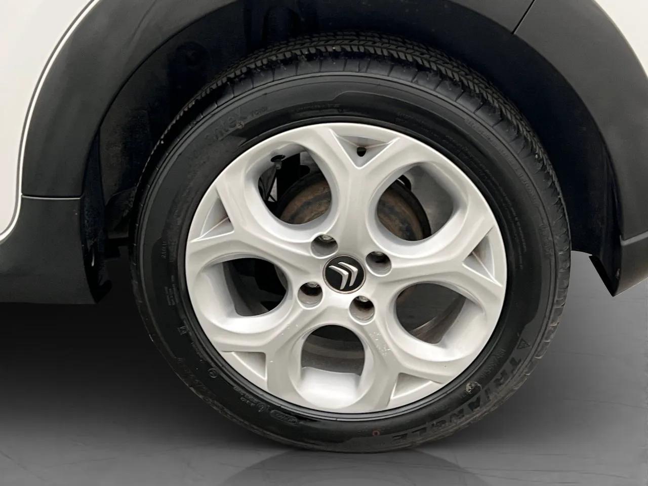 Vehicle image 23