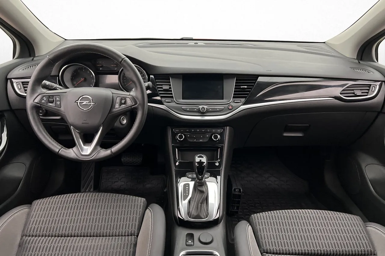 Vehicle image 17