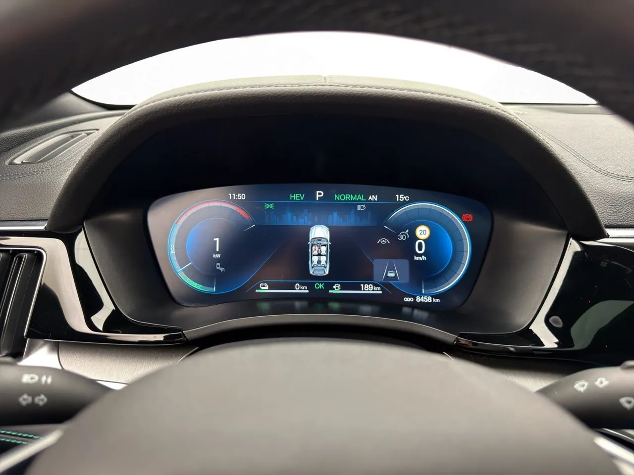 Vehicle image 15