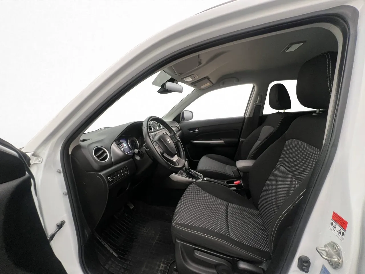 Vehicle image 10