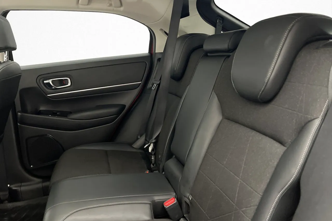 Vehicle image 21