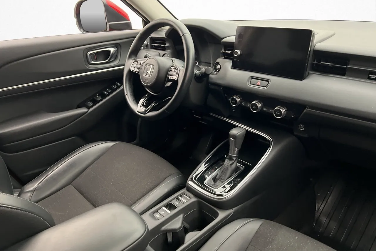 Vehicle image 18