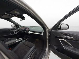 BMW iX1 bild 28