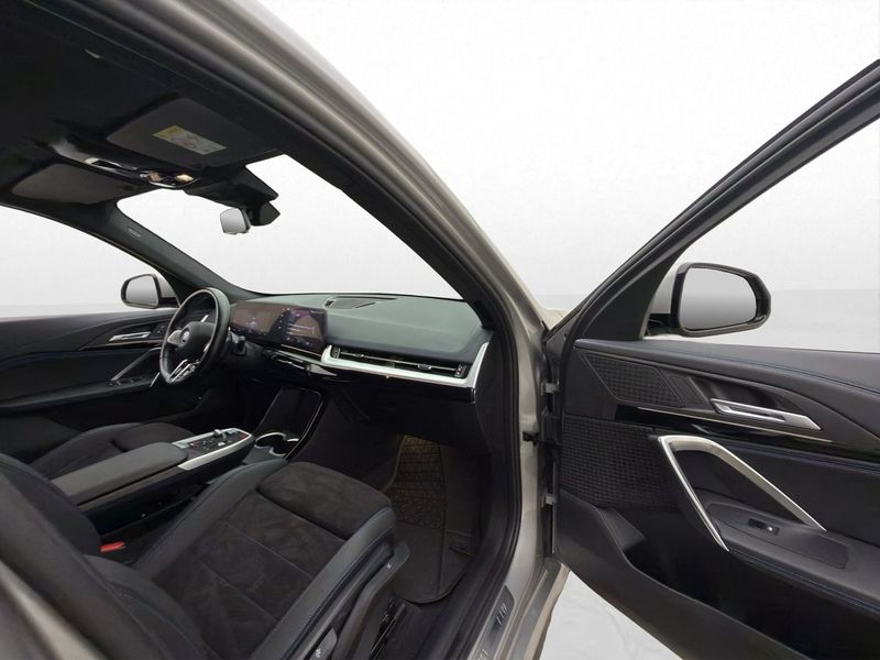 BMW iX1 bild 28