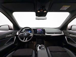 BMW iX1 bild 26