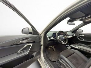 BMW iX1 bild 11