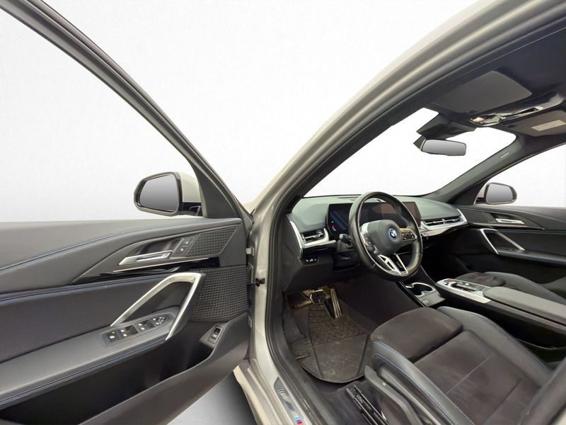 BMW iX1 bild 11