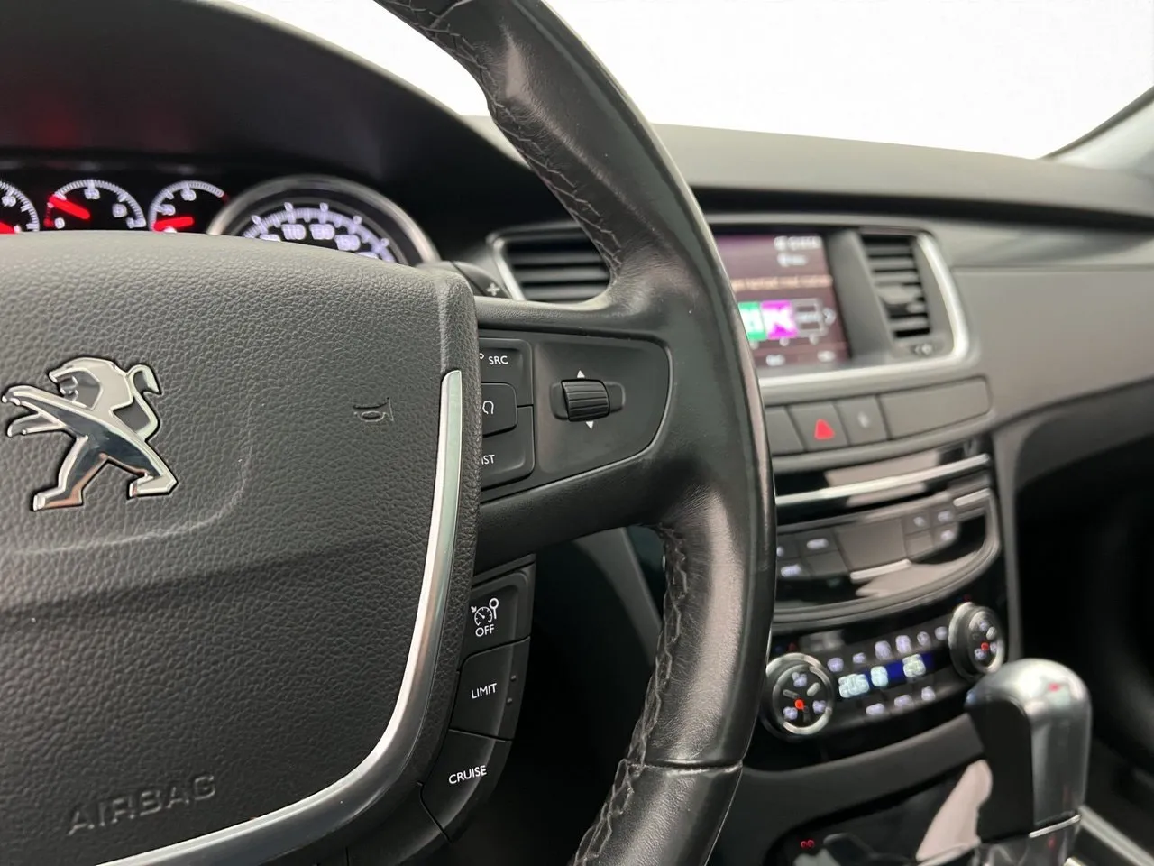 Vehicle image 14