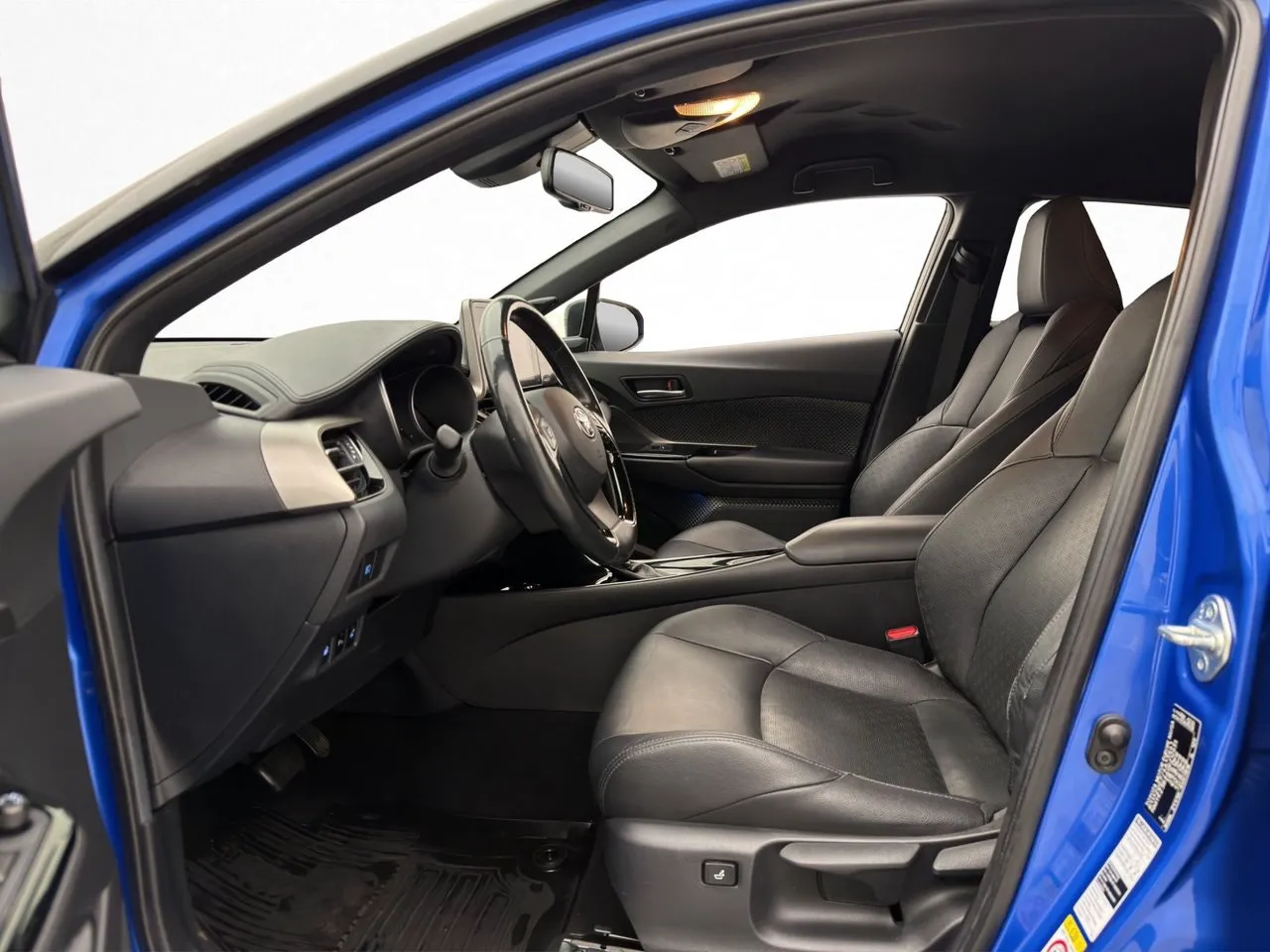 Vehicle image 10