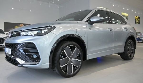 Volkswagen Tiguan eHybrid R-Line swe Edition *3999kr/mån* Business lease - 2026