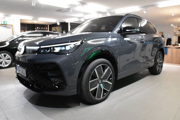 Volkswagen Tiguan eHybrid R-Line SWE-Edition *LAGERBILAR* - 2026