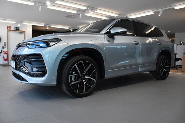 Volkswagen Tayron eHybrid R-Line Edition 272 hk - 2025