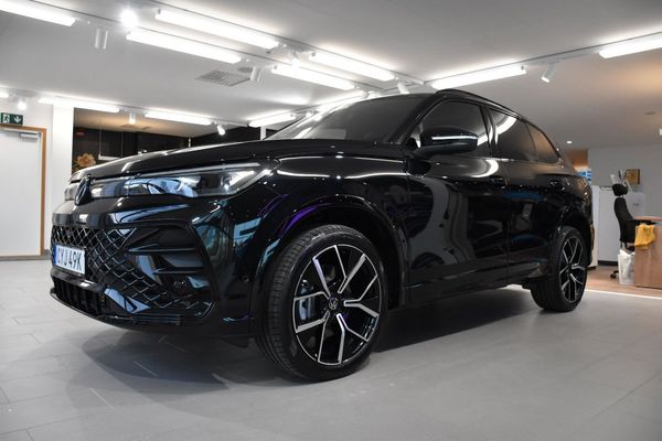 Volkswagen Tiguan Nya 2.0 TDI R-Line Edition **Black Style** - 2025