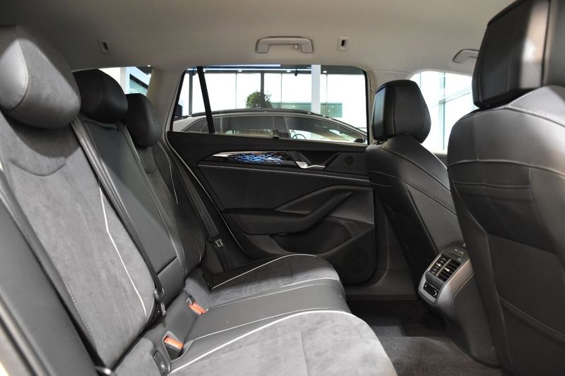 Volkswagen Passat bild 25