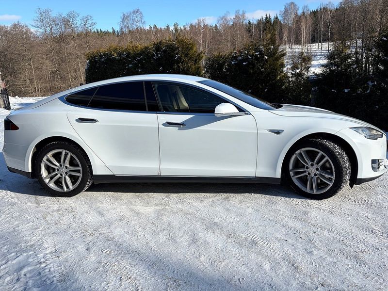 Tesla Model S bild 5