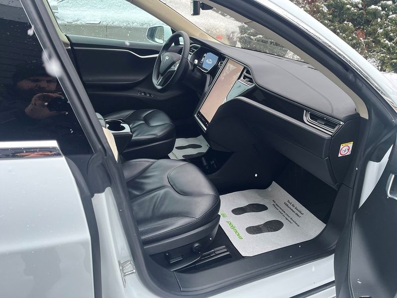 Tesla Model S bild 14