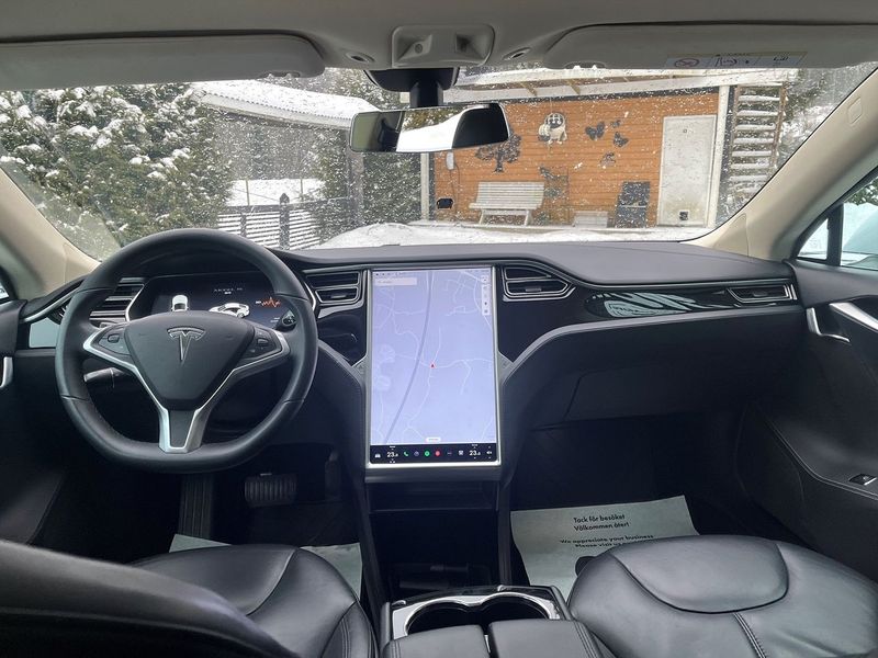 Tesla Model S bild 11