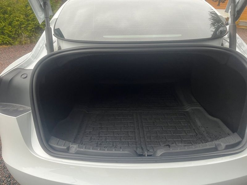 Tesla Model 3 bild 8