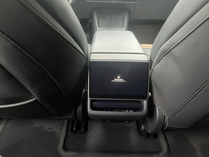 Tesla Model 3 bild 6