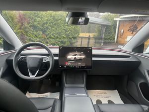 Tesla Model 3 bild 5