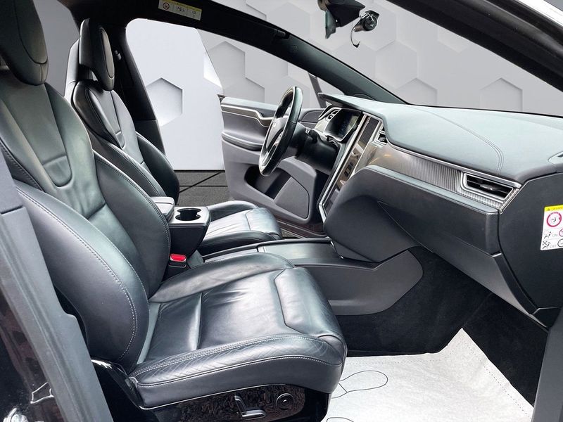 Tesla Model X bild 9