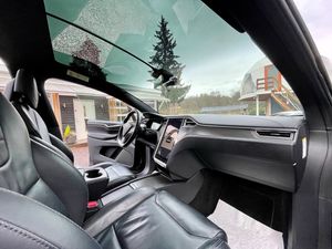 Tesla Model X bild 13