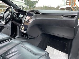 Tesla Model X bild 11