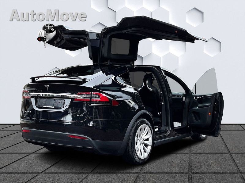 Tesla Model X bild 6