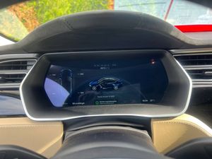 Tesla Model S bild 8