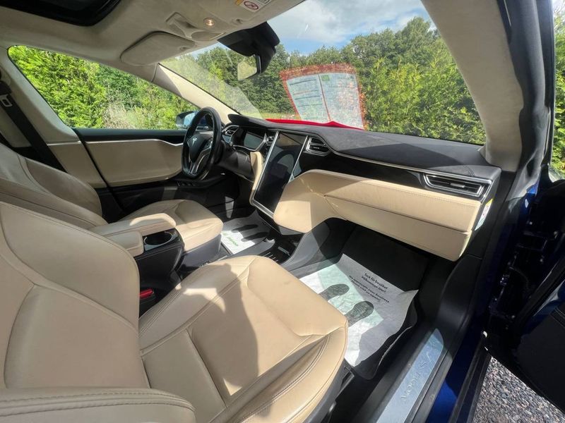 Tesla Model S bild 12