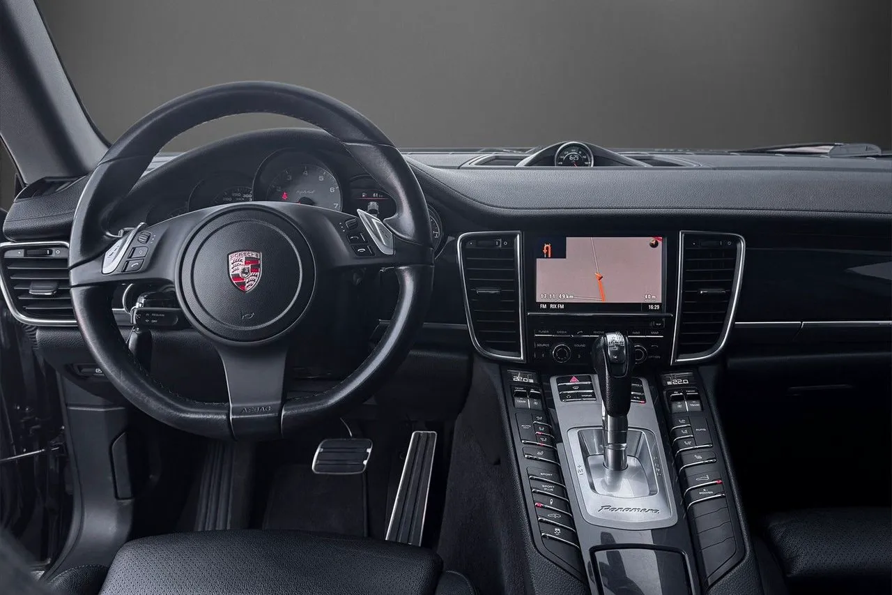 Vehicle image 9