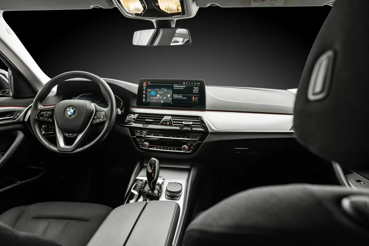 Vehicle image 18
