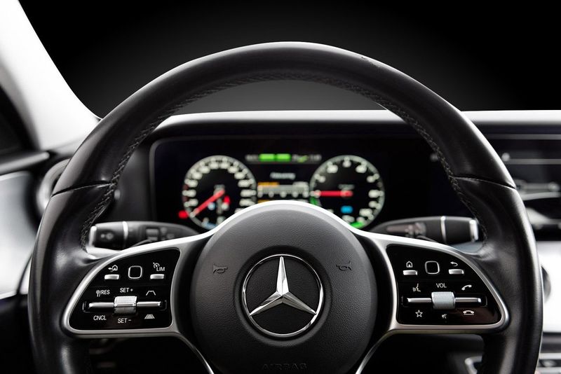 Mercedes E300 bild 8