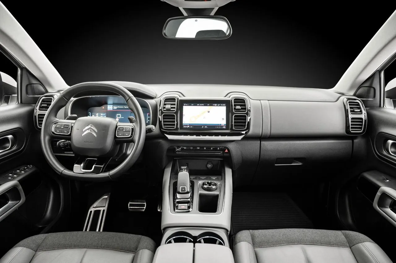 Vehicle image 7