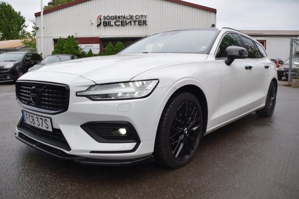 Volvo V60 D3 AWD Geartronic Momentum Euro 6 CarPlay B-Kamera - 2020