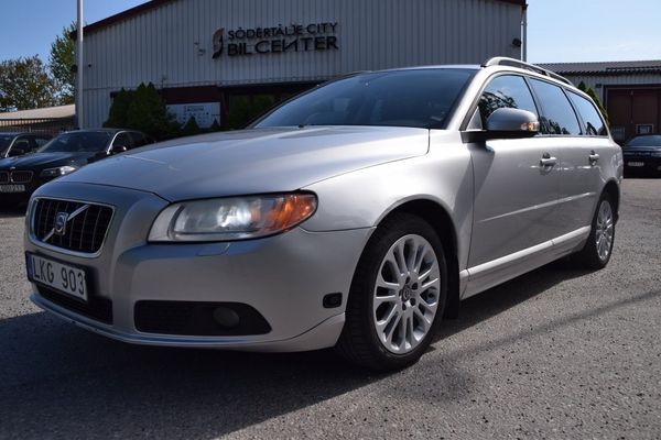 Volvo V70 2.0F Powershift Momentum Euro 4 Auto - 2009
