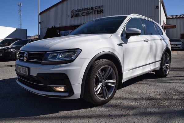 Volkswagen Tiguan 2.0 TSI R-Line 4Motion Base Euro 6 B-Värmare Moms Bil - 2020